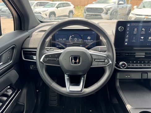 Used 2025 Honda Prologue EX image 10