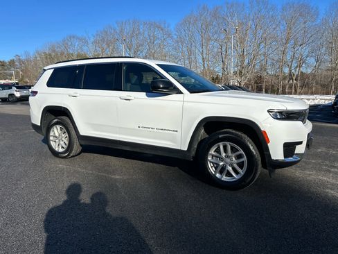 Used 2025 Jeep Grand Cherokee L Laredo w/ Luxury Tech Group I image 3