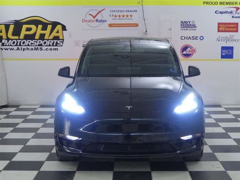 Used 2022 Tesla Model Y Long Range AWD/4WD image 2