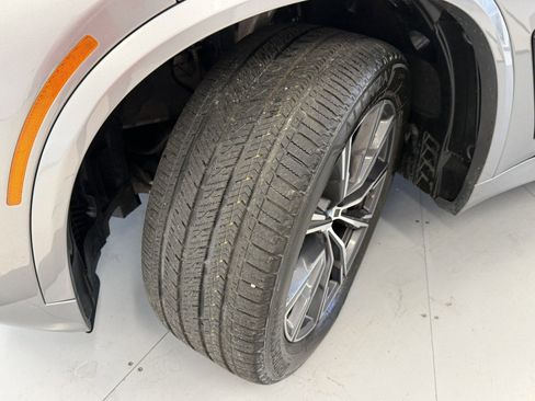 Used 2024 BMW X5 xDrive40i w/ M Sport Package image 62