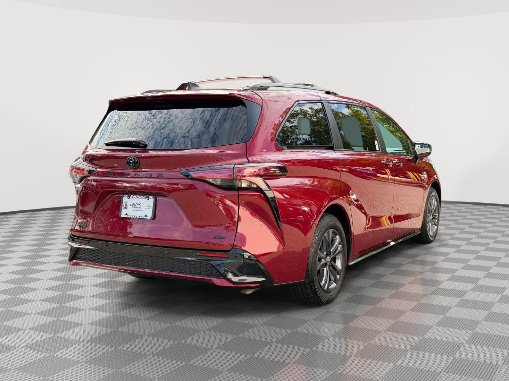 Used 2026 Toyota Sienna XSE AWD/4WD image 4