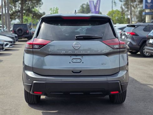 Used 2024 Nissan Rogue SV image 42