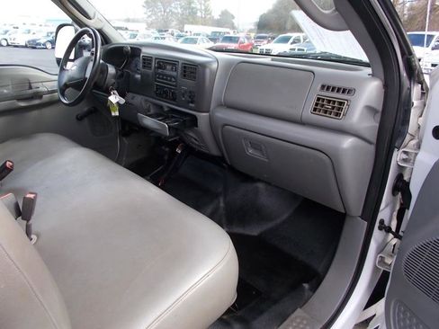 Used 2004 Ford F450 XL image 23