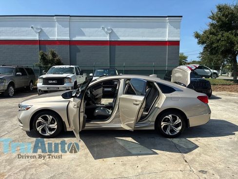 Used 2019 Honda Accord EX image 8