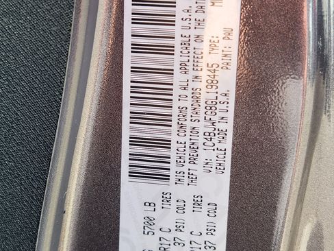 Used 2016 Jeep Wrangler Unlimited Rubicon w/ Connectivity Group image 28