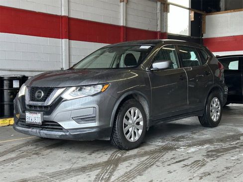 Certified 2019 Nissan Rogue S image 2