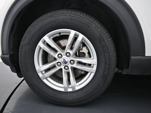 Used 2020 Ford Explorer XLT w/ Class III Trailer Tow Package AWD/4WD image 14