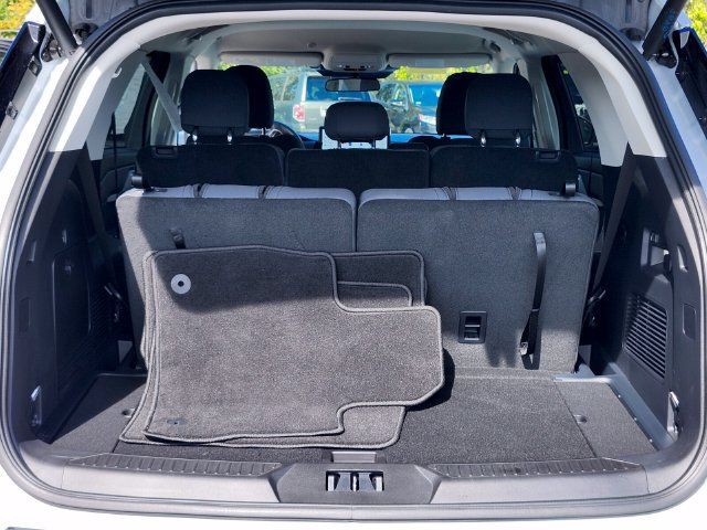 Certified 2025 Ford Explorer Active AWD/4WD image 33