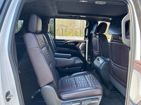 Used 2022 Cadillac Escalade ESV Sport Platinum image 49
