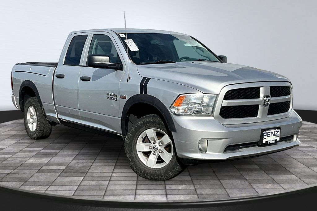 Used 2017 RAM 1500 Express AWD/4WD image 3