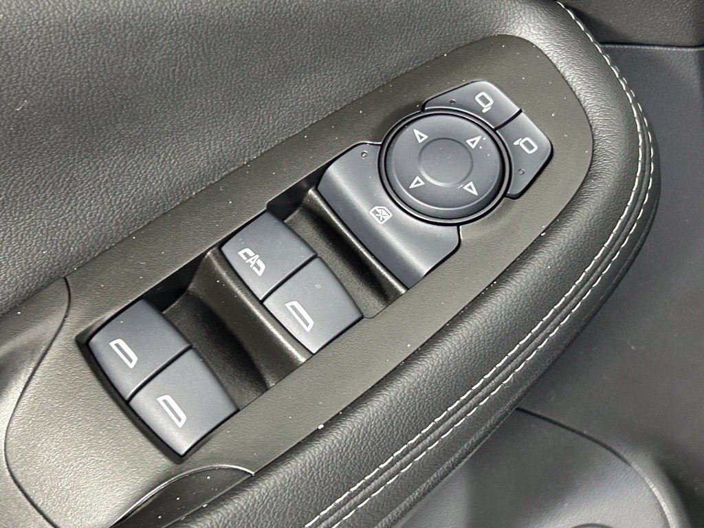 Used 2023 Buick Encore GX Essence w/ Experience Buick Package AWD/4WD image 35