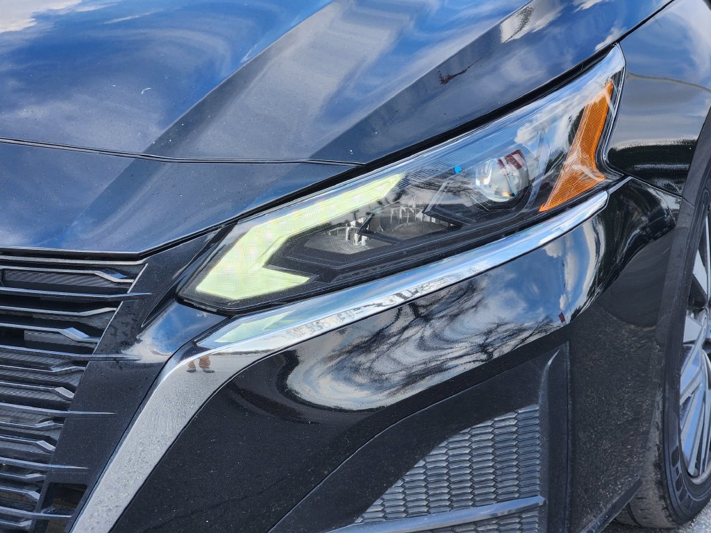 Used 2025 Nissan Altima 2.5 SV FWD image 8