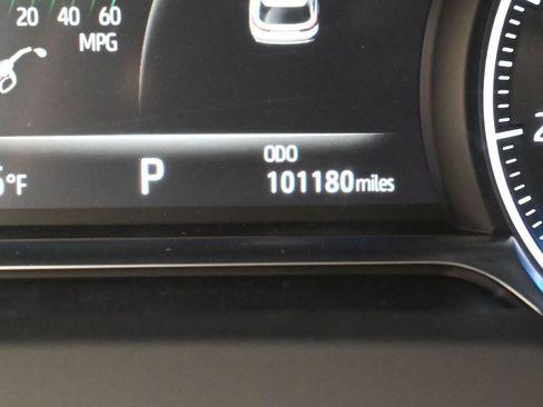 Used 2021 Toyota Venza XLE w/ Softex Package image 21