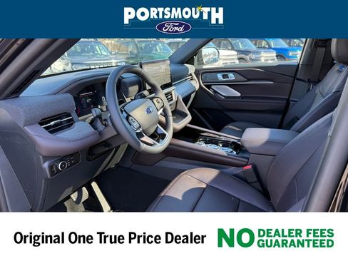 New 2026 Ford Explorer Platinum image 3