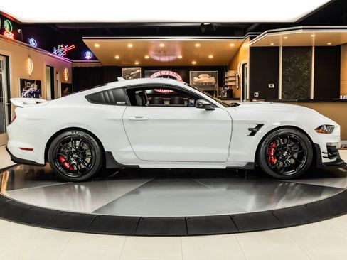 Used 2022 Ford Mustang GT Premium w/ GT Performance Package RWD image 11