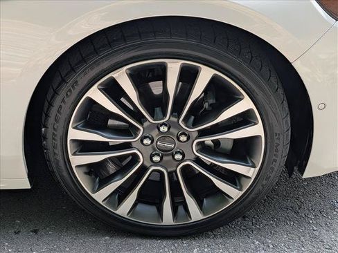 Used 2018 Lincoln Continental Reserve AWD/4WD image 7