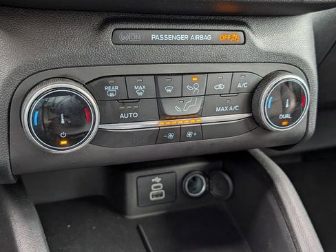 Used 2025 Ford Escape ST-Line image 19