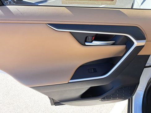 Certified 2019 Toyota RAV4 Limited image 8