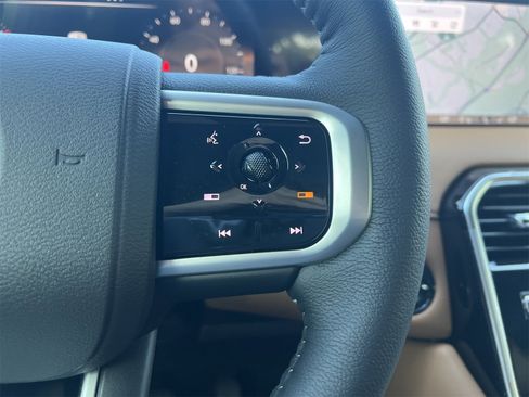 New 2025 Nissan Armada SL w/ Captain's Chari Seat Package image 11