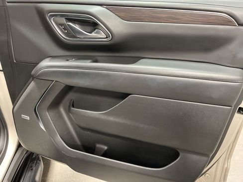 Used 2023 Chevrolet Suburban LT image 11
