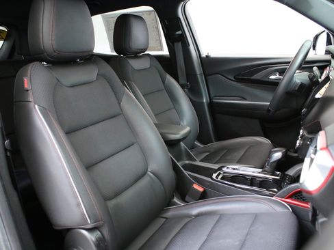 Used 2023 Chevrolet TrailBlazer RS w/ Technology Package image 30