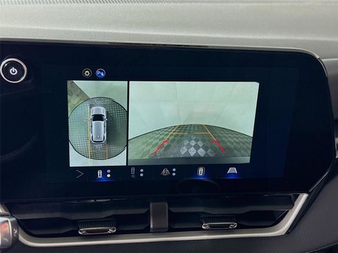 New 2026 Chevrolet Equinox LT w/ Convenience Package II image 9