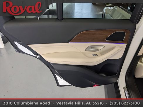 Used 2025 Mercedes-Benz GLE 350 4MATIC image 14