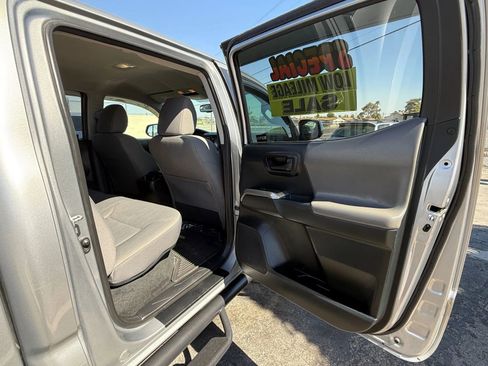 Used 2016 Toyota Tacoma SR5 w/ SR5 Appearance Package (SN) image 20