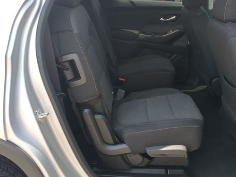 Used 2020 Chevrolet Traverse LT FWD image 19