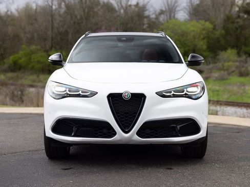 Used 2024 Alfa Romeo Stelvio Veloce image 12