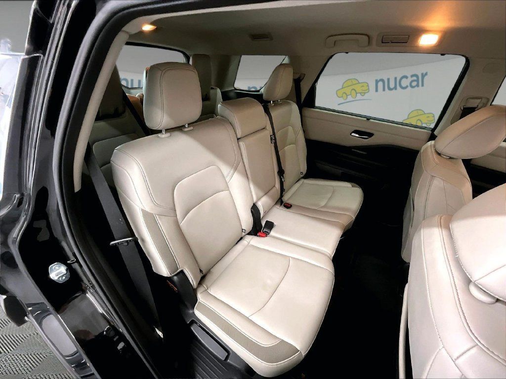 Used 2023 Nissan Pathfinder SL w/ Lighting Package (N92) AWD/4WD image 16