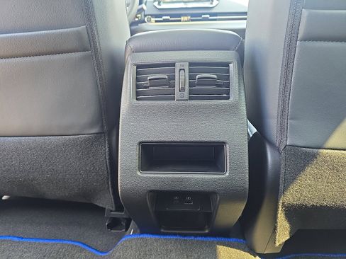 New 2025 Mitsubishi Outlander SE image 27