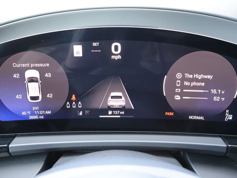 Certified 2025 Porsche Macan 4 Electric AWD/4WD image 17