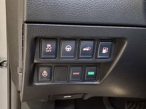 Used 2019 Nissan Rogue SV w/ Premium Package image 18