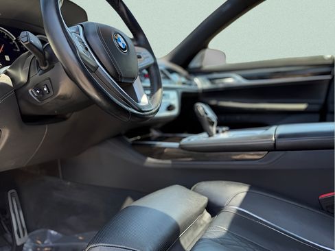 Used 2019 BMW 750i xDrive w/ Executive Package AWD/4WD image 9