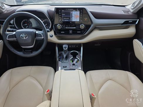 Used 2022 Toyota Highlander Limited image 12