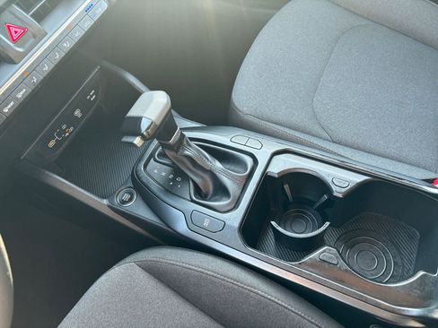 Used 2025 Kia K4 LXS image 40