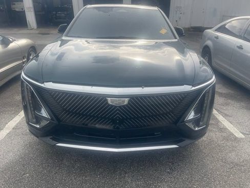 Used 2024 Cadillac Lyriq Luxury AWD/4WD image 2