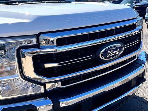 Used 2021 Ford F250 Lariat w/ Lariat Value Package image 5