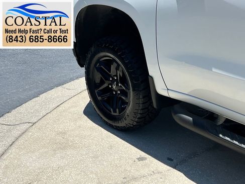 Used 2021 Chevrolet Silverado 1500 LT Trail Boss w/ Convenience Package II AWD/4WD image 33