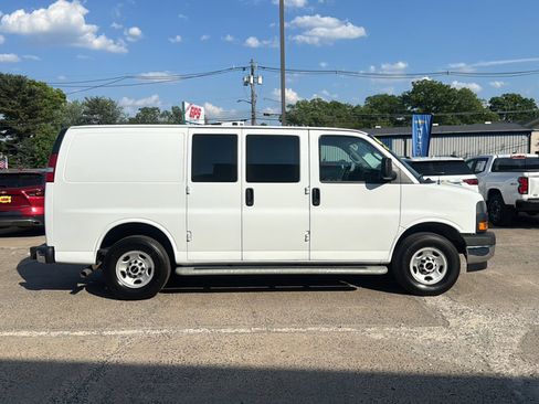 Used 2024 GMC Savana 2500 w/ Driver Convenience Package RWD image 9