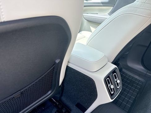 Certified 2026 Volvo XC40 B5 Plus AWD/4WD image 26