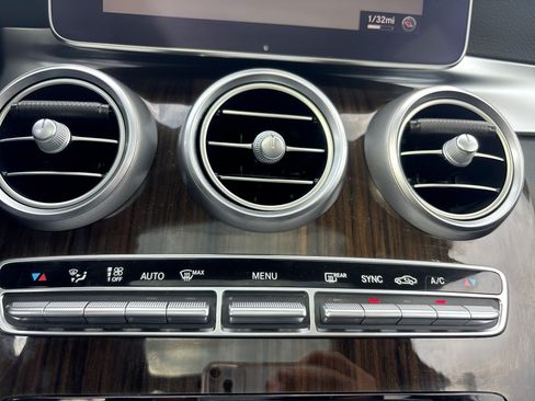 Used 2017 Mercedes-Benz GLC 300 4MATIC w/ Premium 2 Package image 17