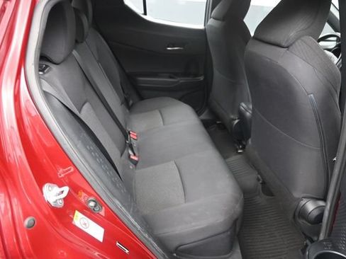 Used 2018 Toyota C-HR XLE FWD image 13