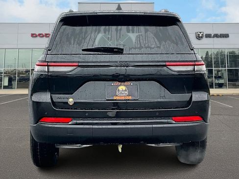 New 2025 Jeep Grand Cherokee Altitude image 5