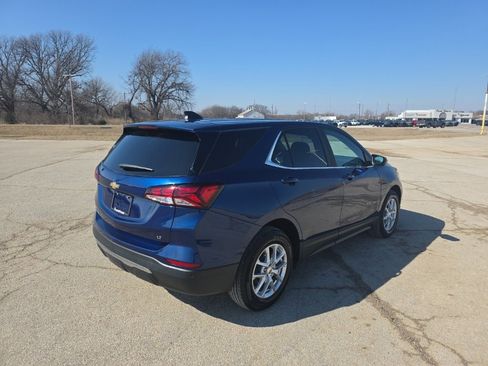 Used 2023 Chevrolet Equinox LT image 3