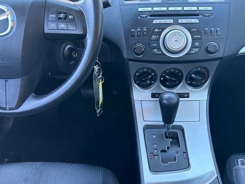 Used 2010 MAZDA MAZDA3 i Touring image 26