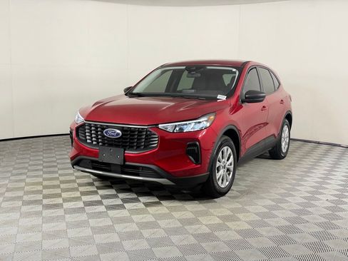 Used 2025 Ford Escape Active image 3