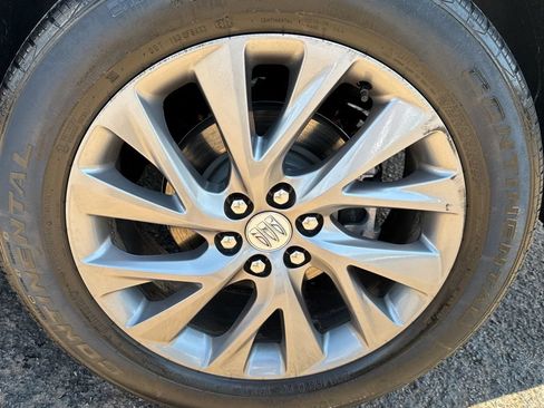 Used 2025 Buick Enclave Preferred FWD image 43