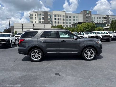 Used 2019 Ford Explorer XLT w/ Equipment Group 202A AWD/4WD image 2